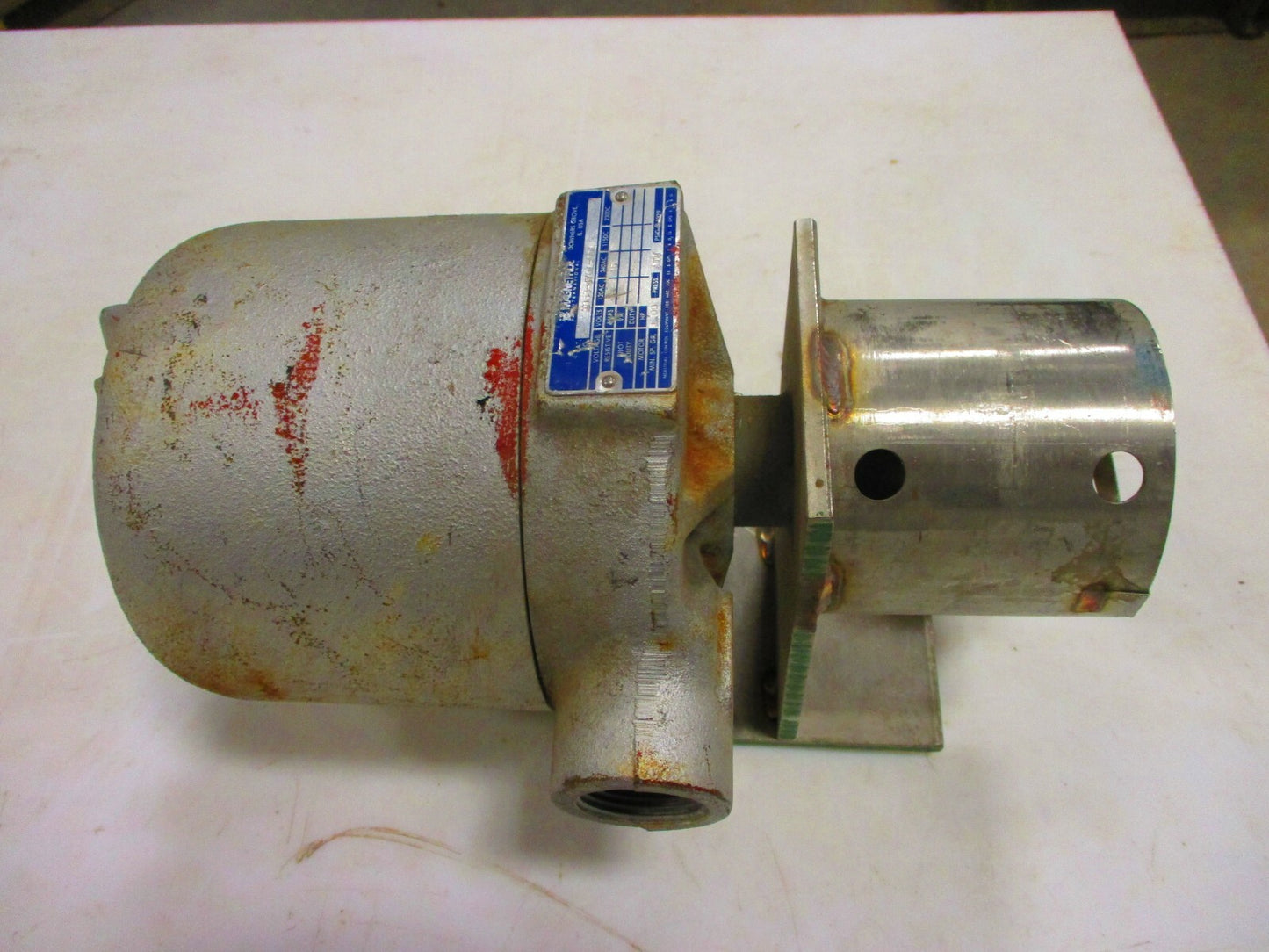 MAGNETROL 53-4701-001 Model FLS Flood Level Switch 1" FNPT Connections