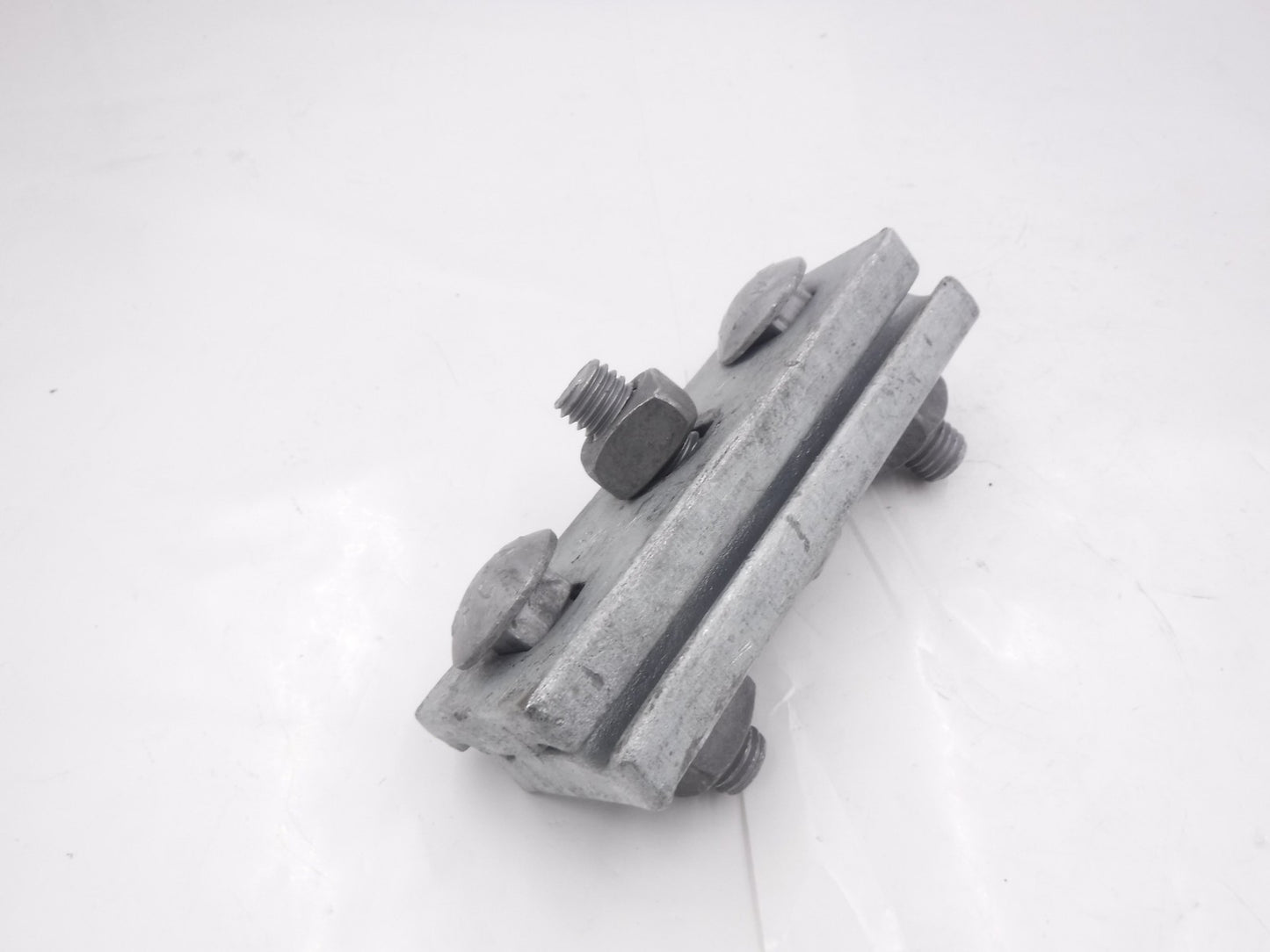 Hubbell 6"DIA 3/8"-5/8"Steel Bolted Guy Suspension Clamp 6460