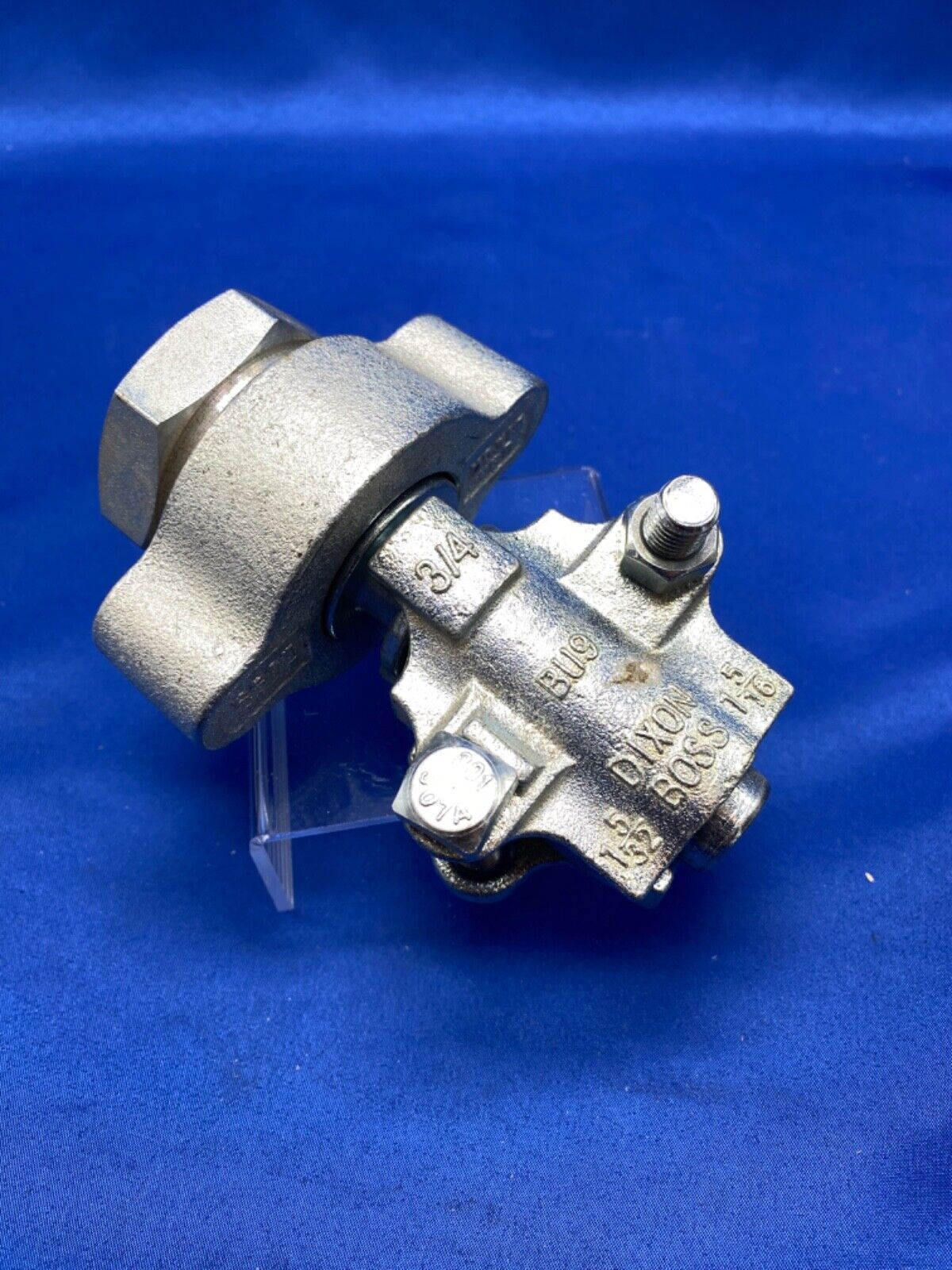 Dixon boss clamp 2 bolt 3/4” BU9, B12 wing nut with xx11 to GB8 ground seal