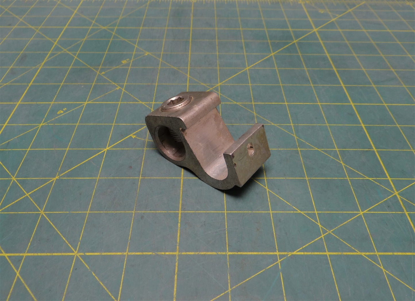 ILSCO GTT-500-500 Dual Rated T-Tap Connector CU-AL TAP 500-2 500KCMIL - 2