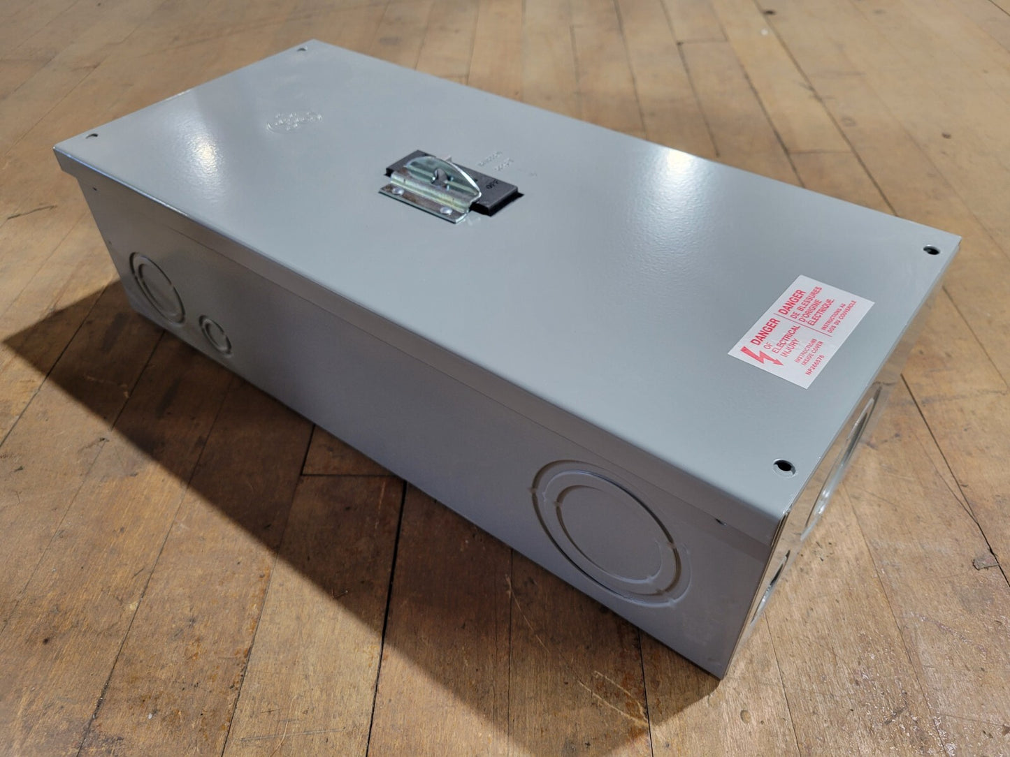 GE SEDA36AT0030 Circuit Breaker with Enclosure 30A 600V 3P 3PH Type SEDA 30 Amp