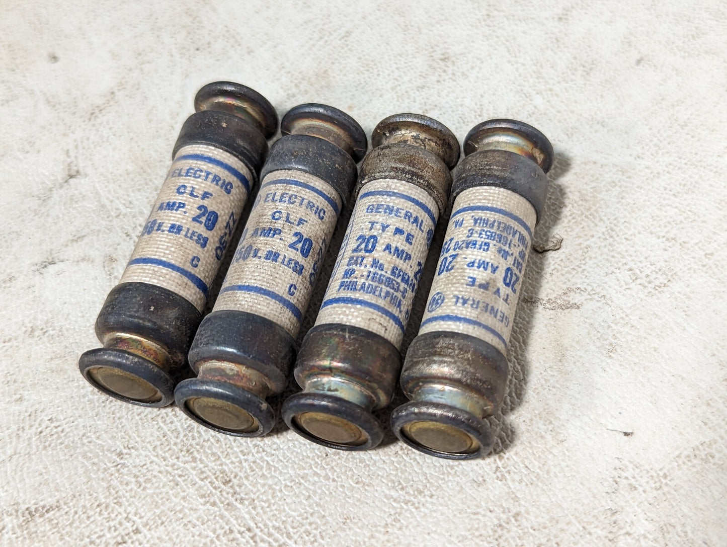 Lot of 4 GE GFGA20 fuses, 20A, 250V or less, CLF