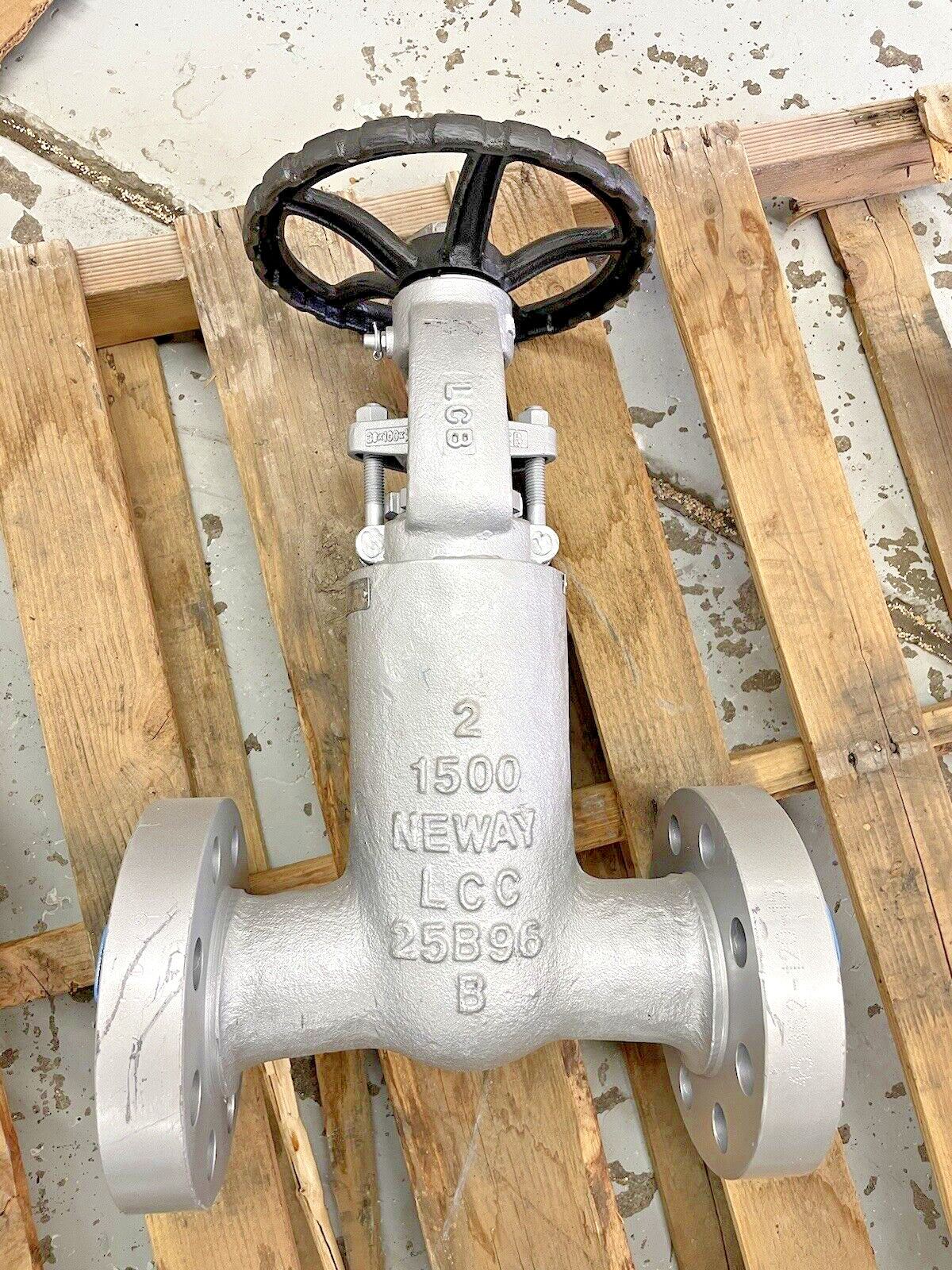 NEWAY Pressure Seal Gate Valve 2" 1500 RF Flanged LCC Body FHF Trim #16 w/ MTRs