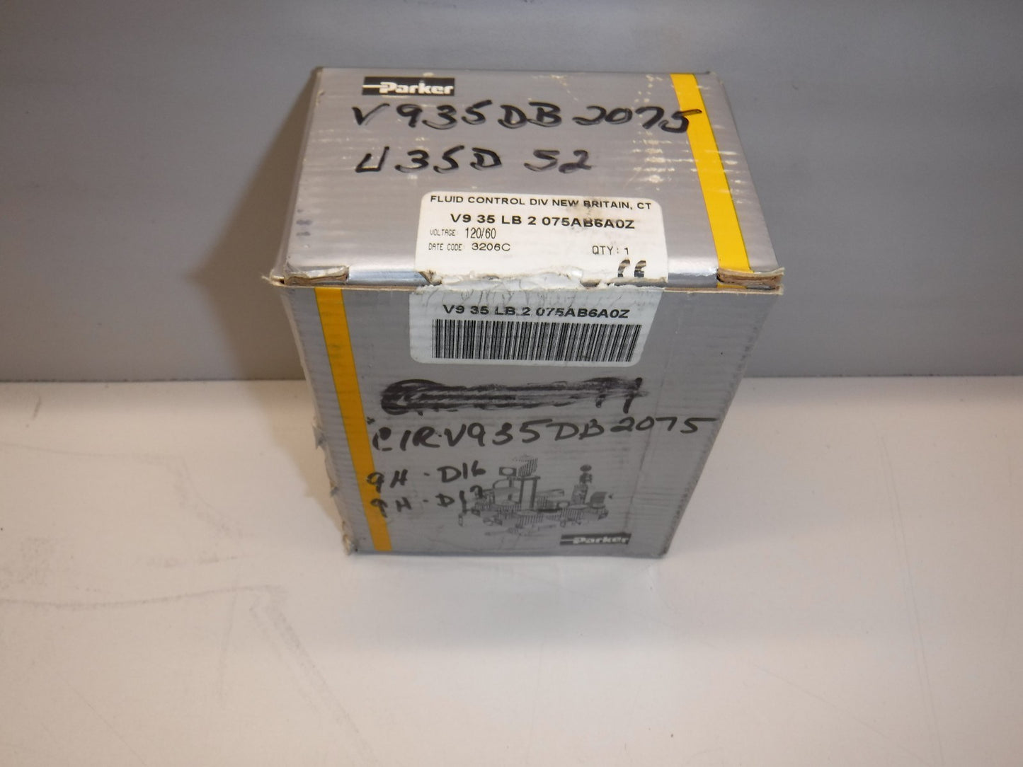 Parker V9 35 LB 2 075AB6AOZ Fluid Control Div