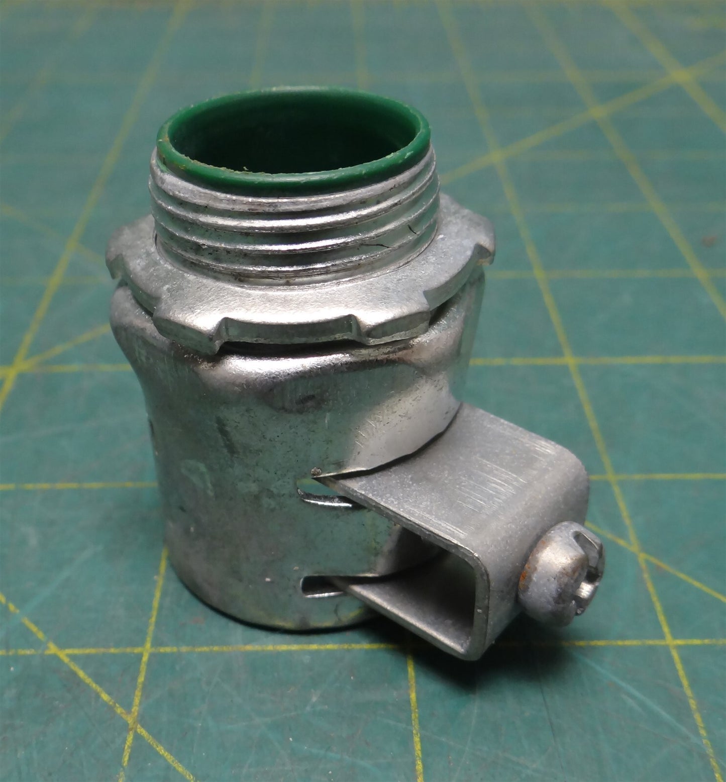 Konkore DB75-ICKON 3/4" Double Bite Saddle Type Connector Insulated Zinc Plated