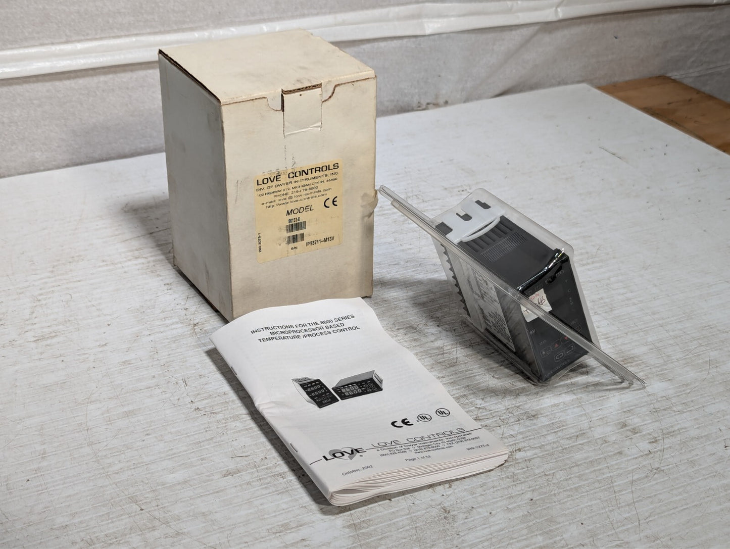 NEW Dwyer 86133-0 Microprocessor Based Temperature / Process Controller