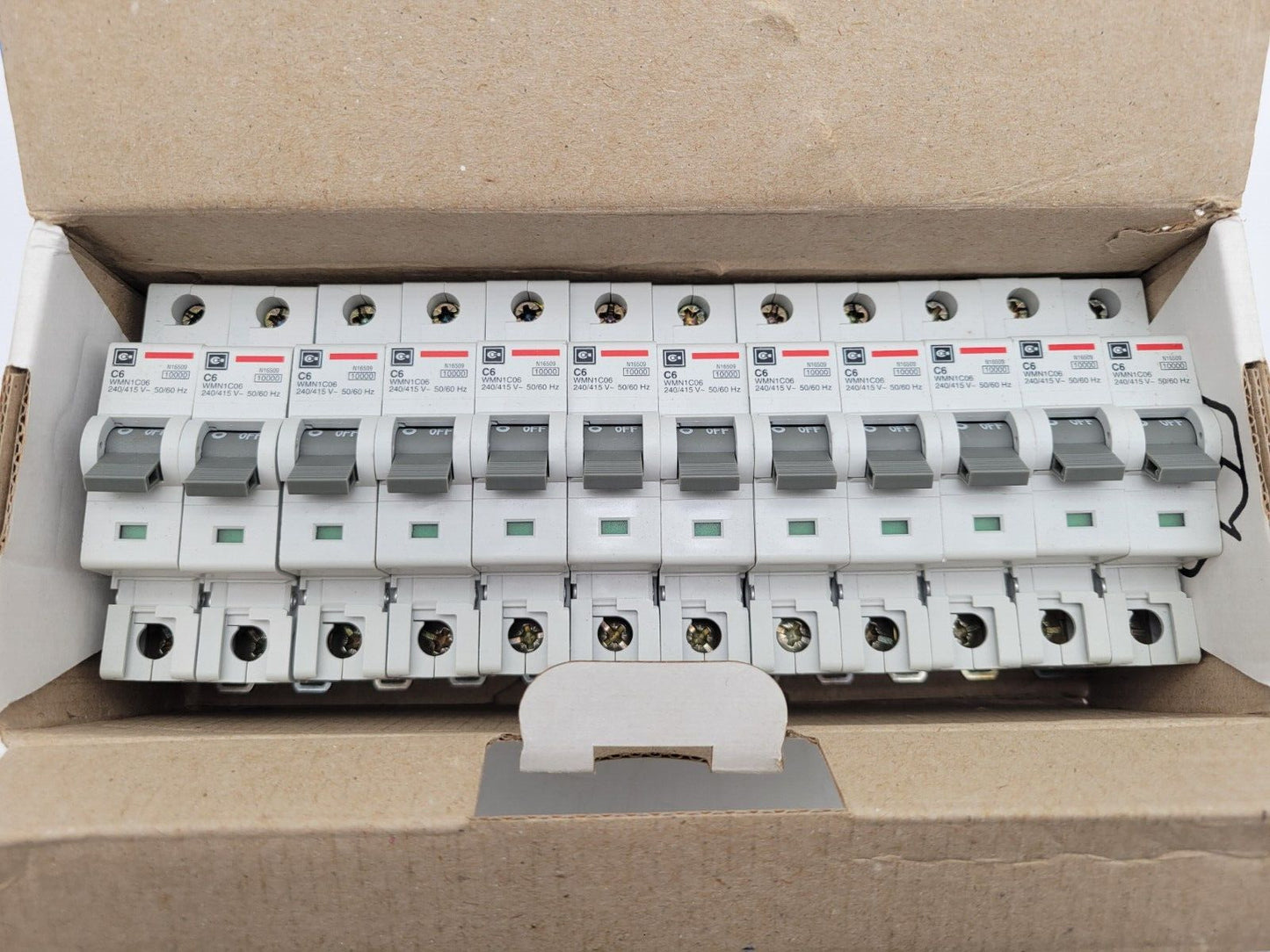 Cutler Hammer WMN1C06 Miniature Circuit Breaker 6 Amp 1 Pole 20kA 240/415 V DIN