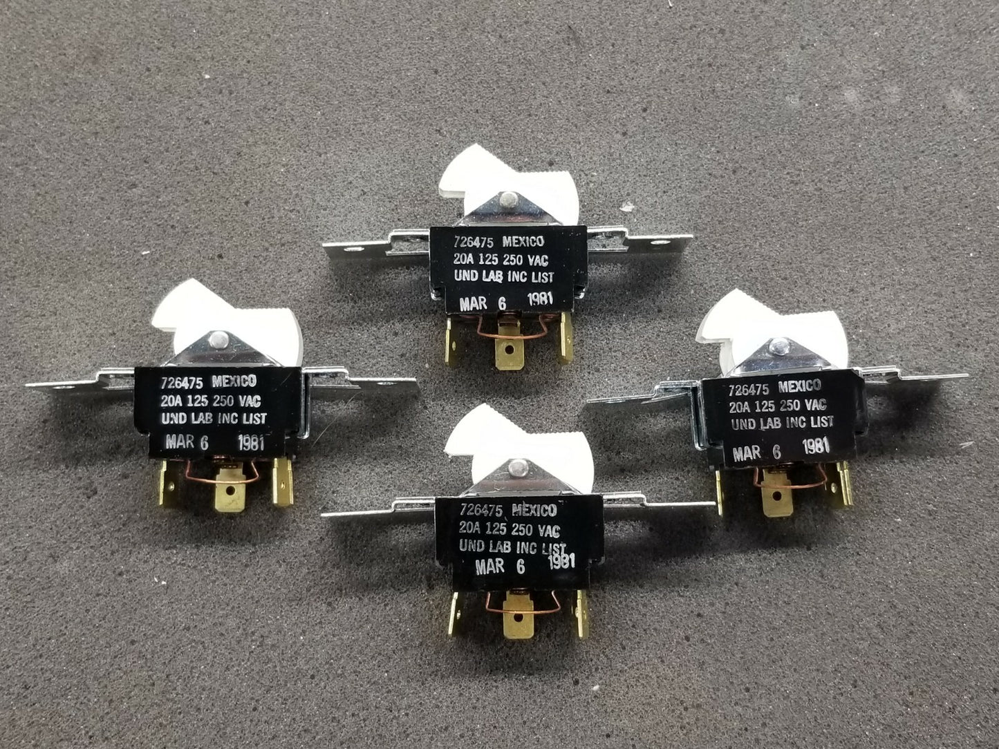Carling Switch 726475 Rocker Switch 125-250 VAC, 20A **Lot of 4**