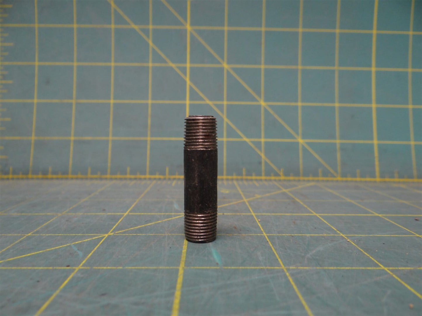 1/8" x 1 1/2" Pipe Fitting Nipple MNPT Steel Tapered Threaded Schedule 40 Welded