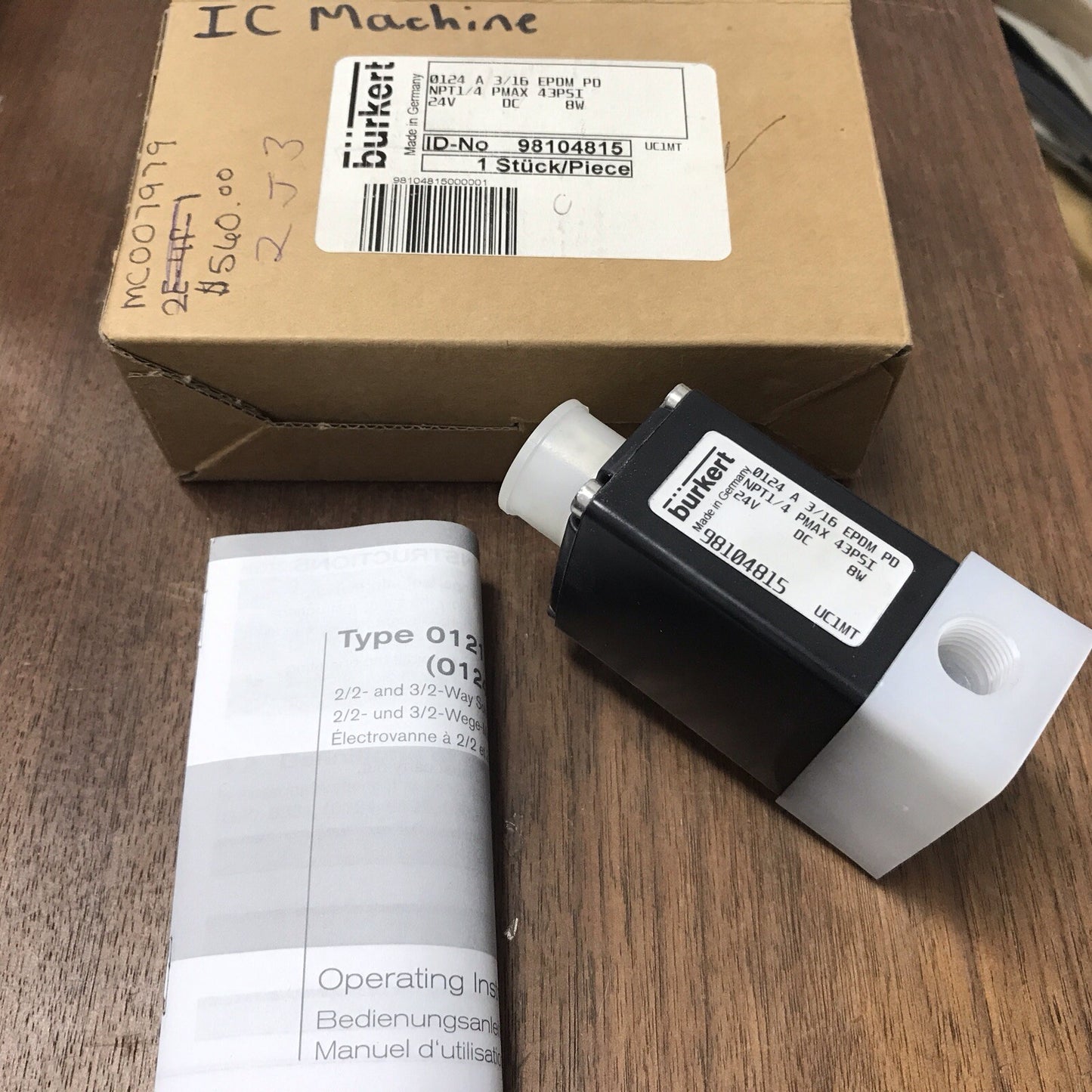 BURKERT TYPE 0124A SOLDENOID VALVE 3/16 EPDM PD NPT1/4 PMAX 43PSI 98104815 24V