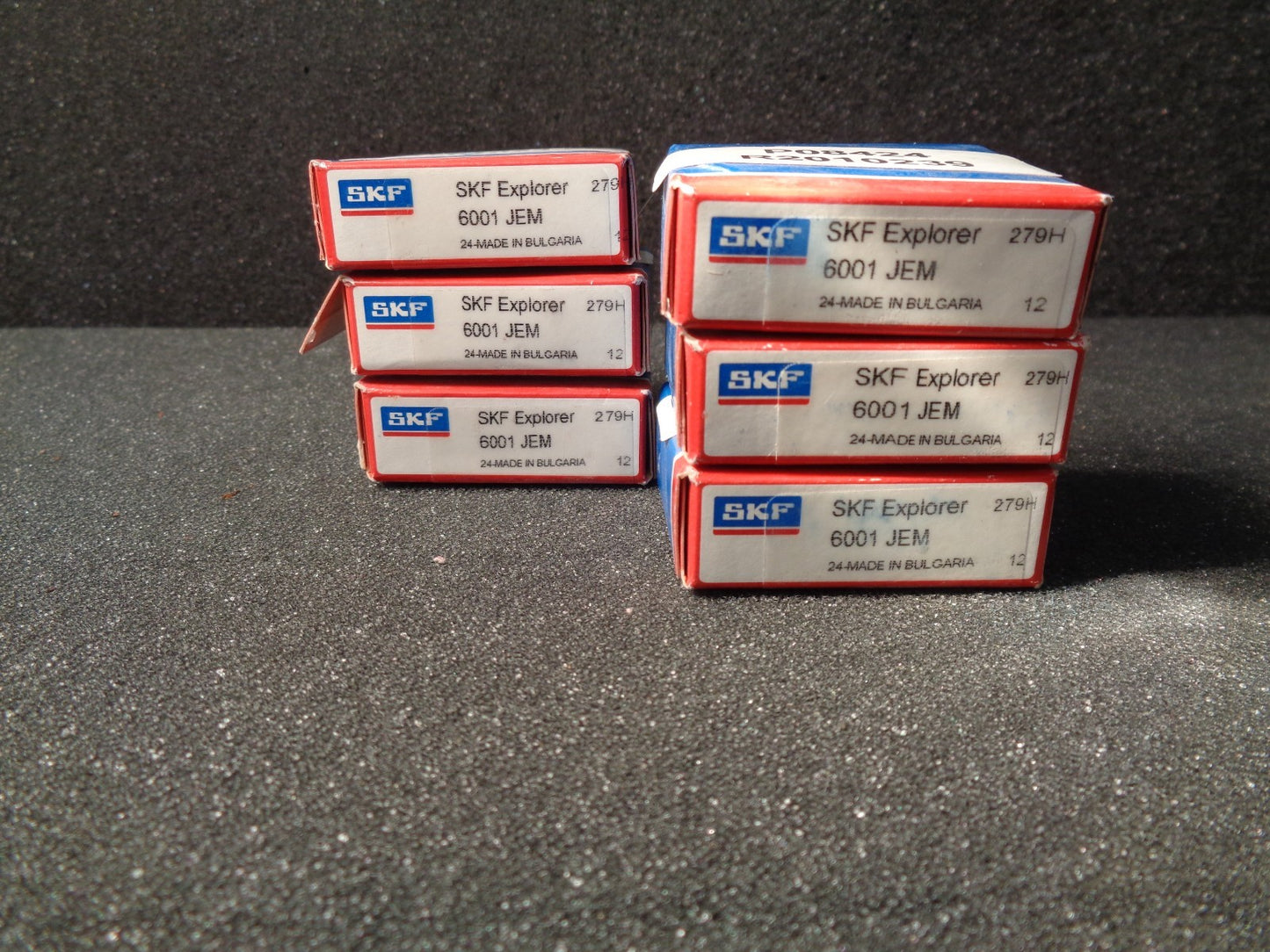 SKF 6001 JEM Radial/Deep Groove Bearing Bore: 12mm OD: 28mm OW: 8mm Lot of 6