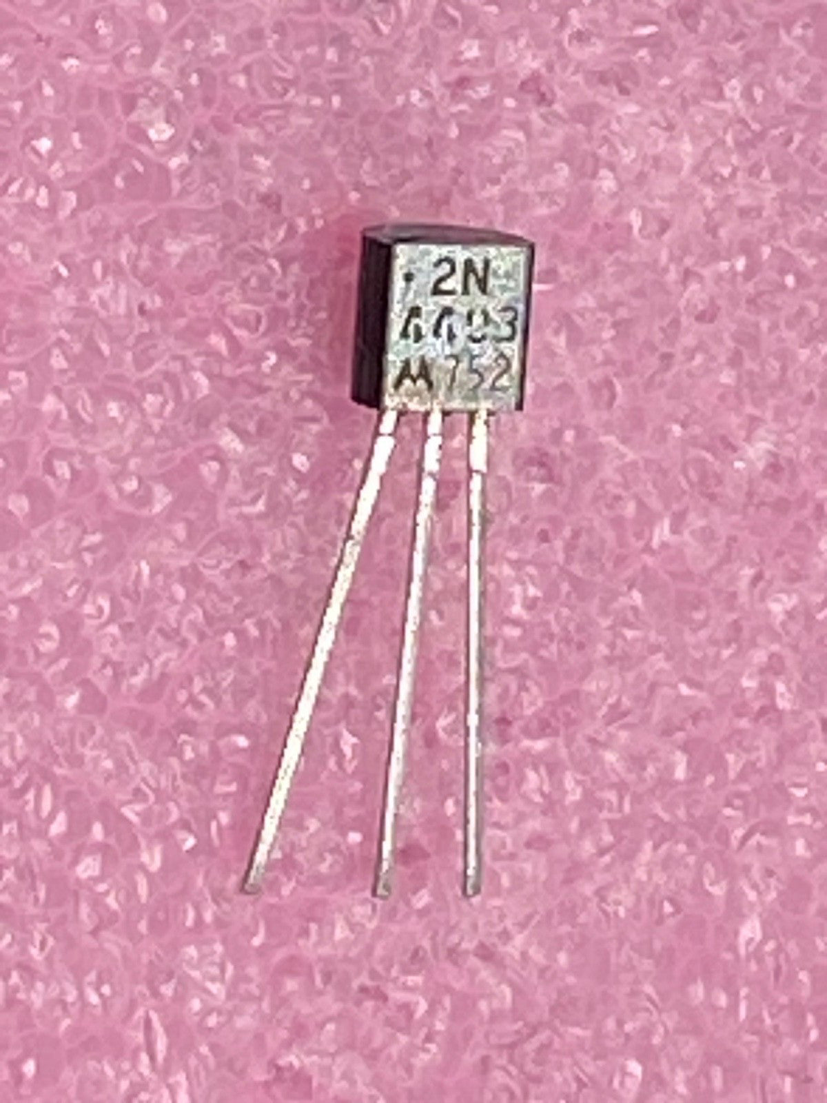 2N4404 PNP transistor Si AF/RF preamp, TO-92