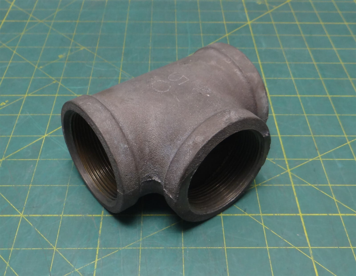 2"x 2"x 2" NPT 50 Malleable Iron Tee Fitting, 4" Height, 4.75" Length, 3" Width