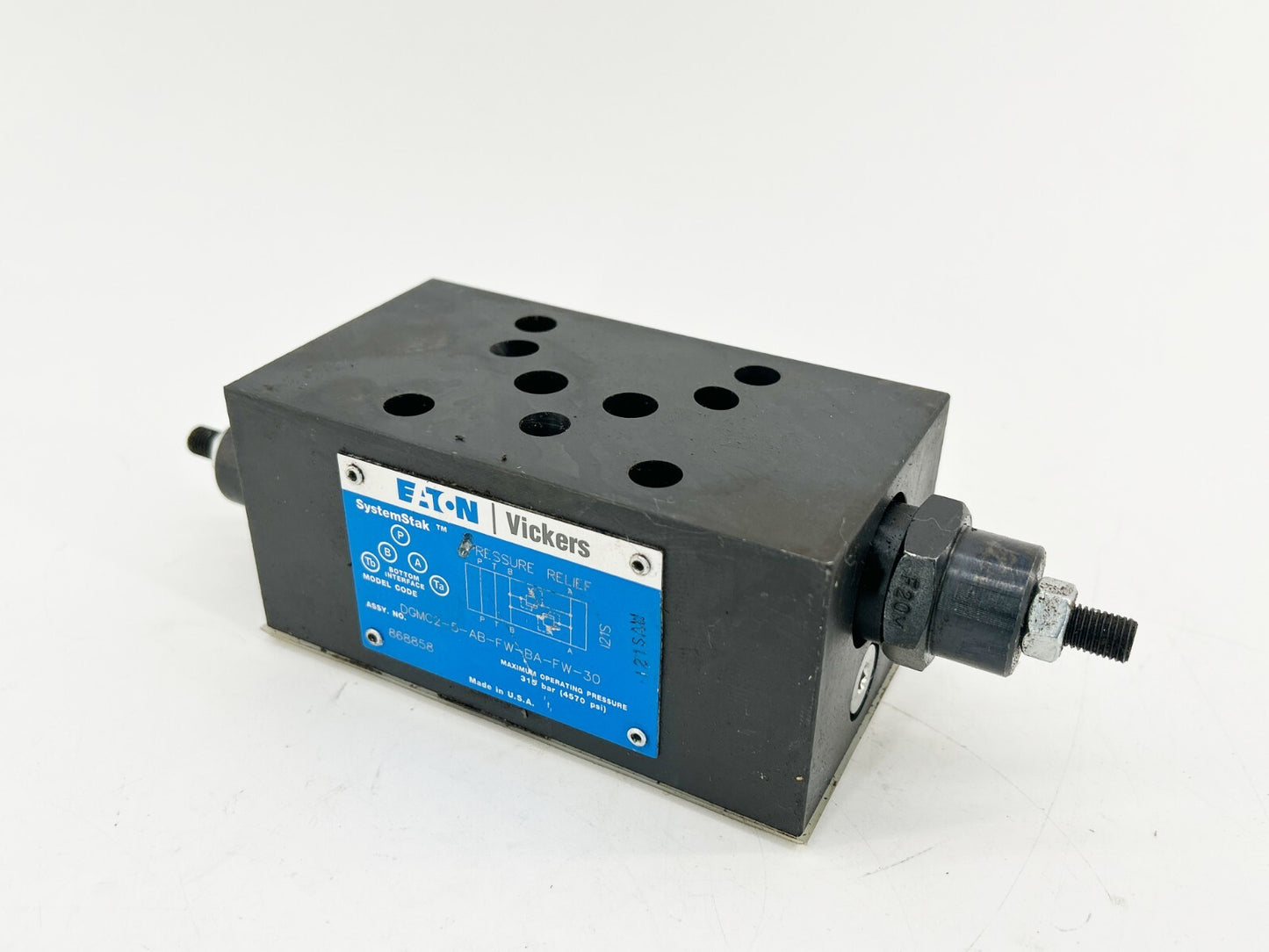 New Eaton Vickers DGMC2-5-AB-FW-BA-FW-30 Pressure Relief Valve 868858 - No Box