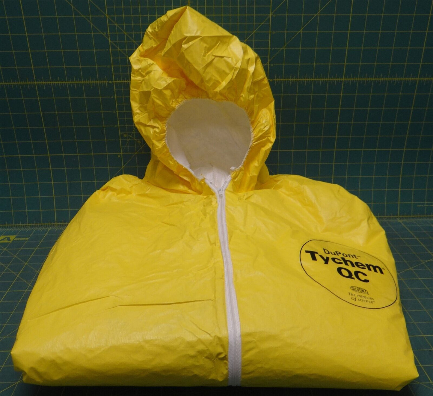 Du Pont TyChem Chemical Suit DUPQC122S-5X Size 5X Yellow Includes Hood and Socks