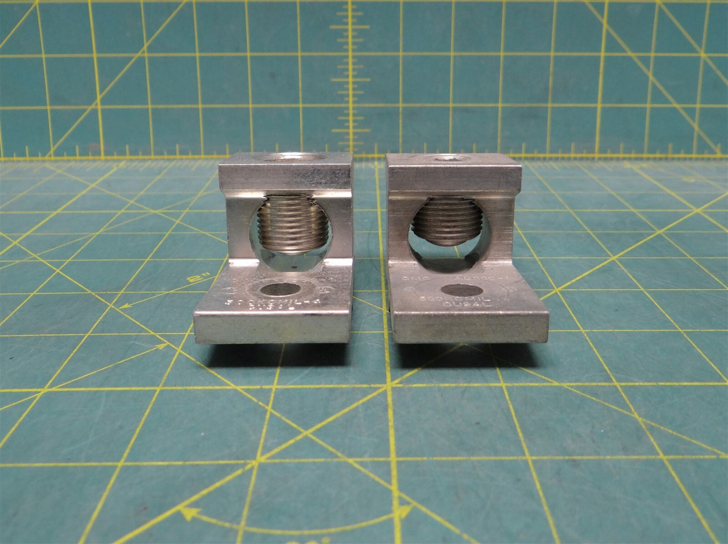 2 Pc CMC AB500-1 Aluminum Terminal Lug 500KCMIL-4 CU9AL