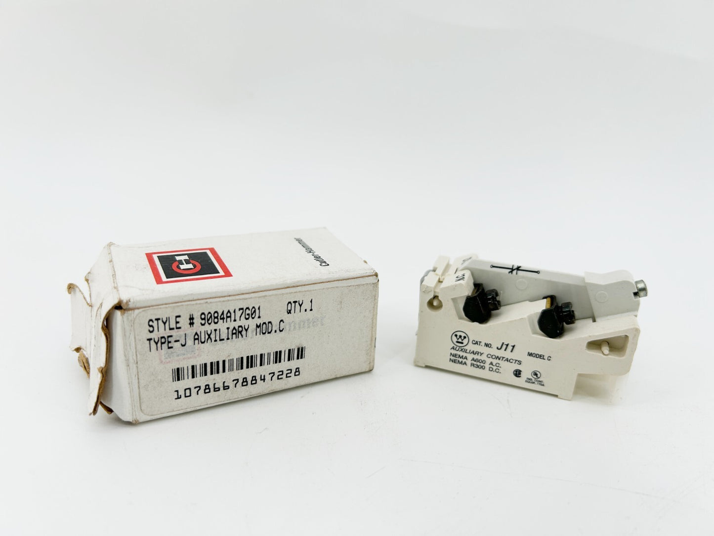 New Cutler Hammer J11 Auxiliary Contact NMA A600 AC R300 DC 9084A17G01