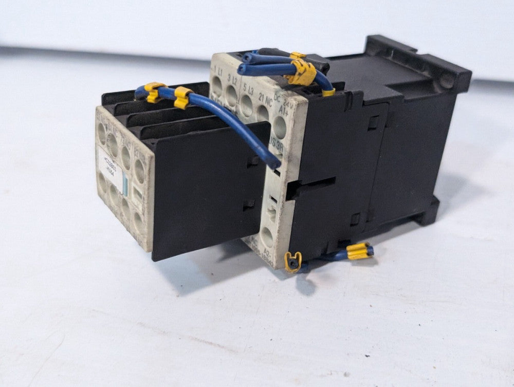 Siemens 3RT1016-1BB44 contactor with 3RH1911-1FA31 contact block as pictured