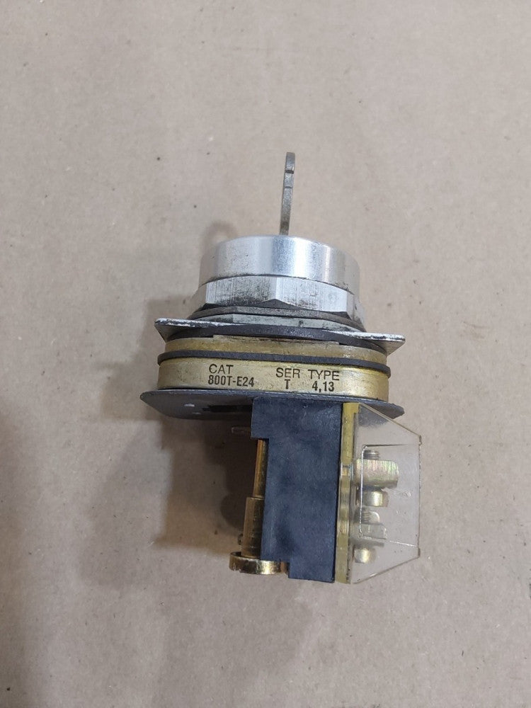Allen Bradley 800T-E24A Cylinder Lock 800TE24A 1 Key