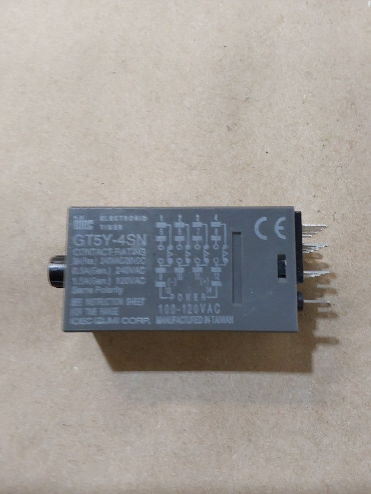 New IDEC GT5Y-4SN 24V DC Electronic Timer 3A 240VAC/30VDC GT5Y-4SN