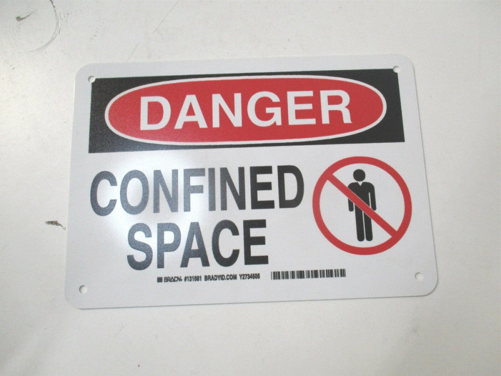 Brady (131681) 7" x 10" Confined Space Plastic Danger Sign With Mounting Holes 
