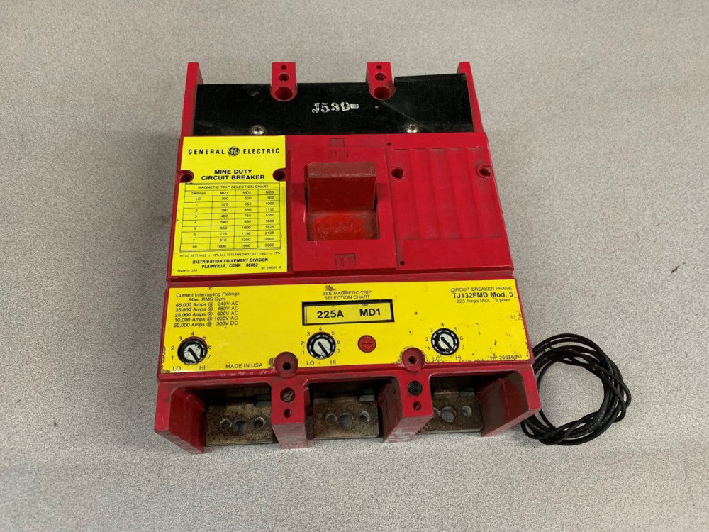 NEW NO BOX GENERAL ELECTRIC 225AMP 3 POLE MINE DUTY CIRCUIT BREAKER TJ132FMD