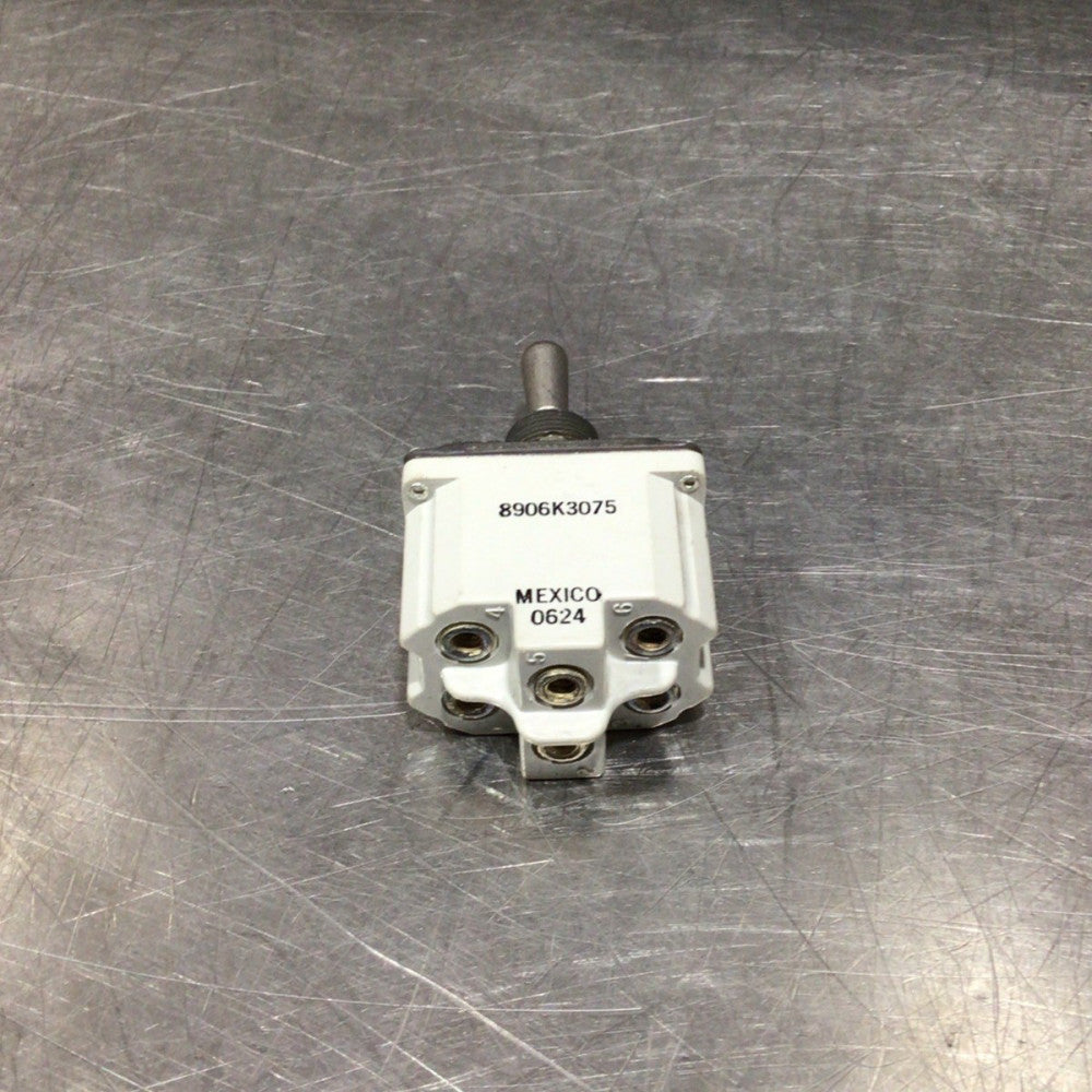 EATON 81640 SWITCH 8906K3075 0624