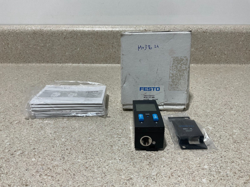 Festo SDE1-D10-G2-W18-C-P2-M8 NEW