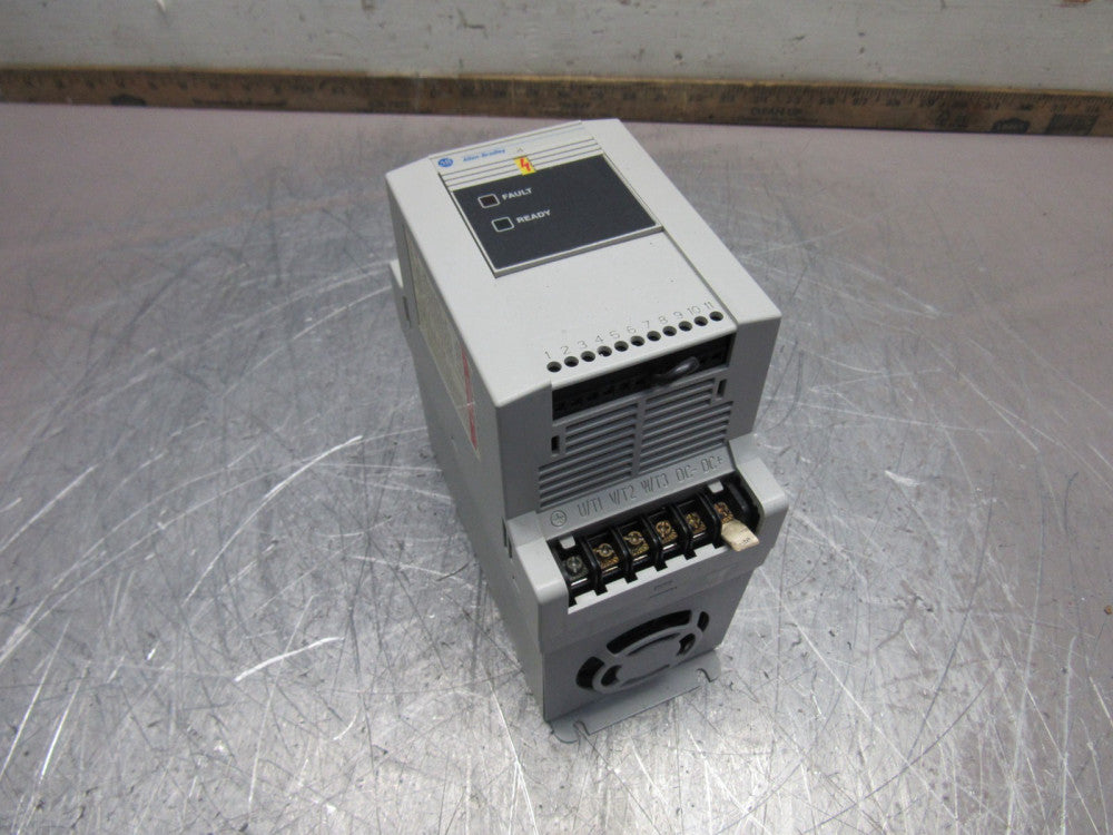 ALLEN BRADLEY 160-BA10NSF1 3.73KW/5HP 380-460V 10.5A NICE USED TAKEOUT !! M/O