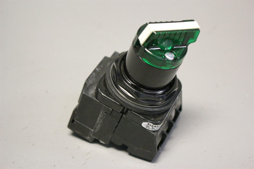 SIEMENS ILLUMINATED 2-POSITION GREEN KNOB SELECTOR SWITCH 52SX7AE3K0B 52AAFEBB