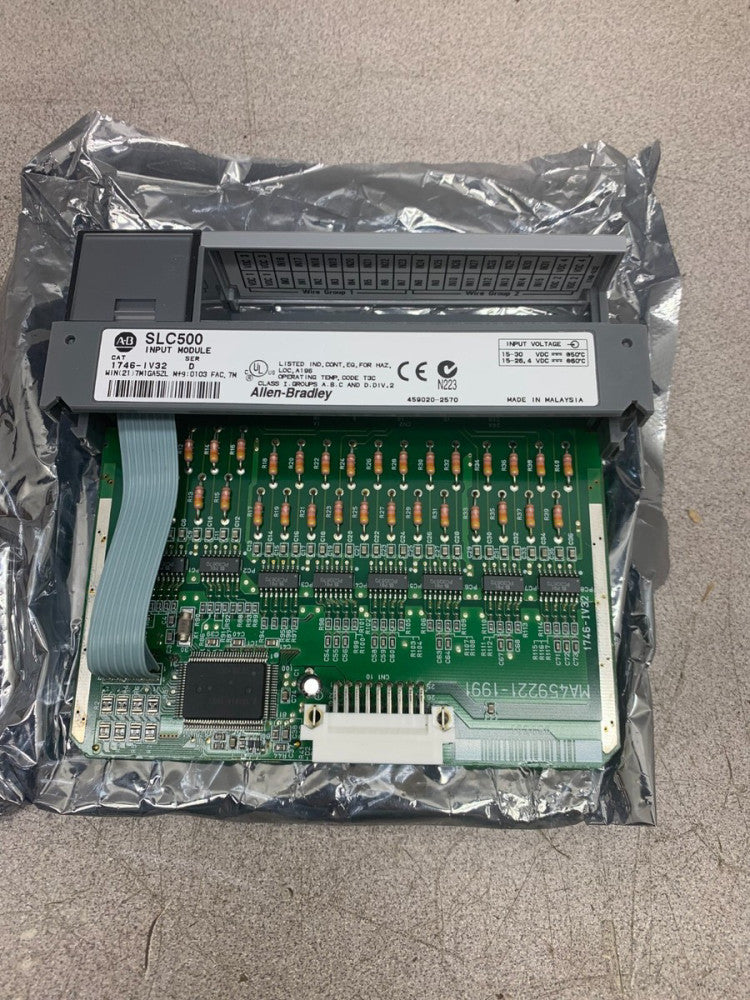 NEW NO BOX ALLEN-BRADLEY INPUT MODULE 1746-IV32 SERIES D