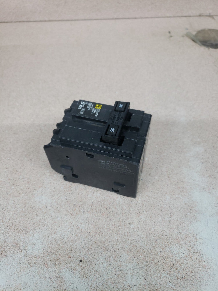New Square D Homeline HOM235 2 Pole 35 Amp 120 240V Plug In HOM  Circuit Breaker