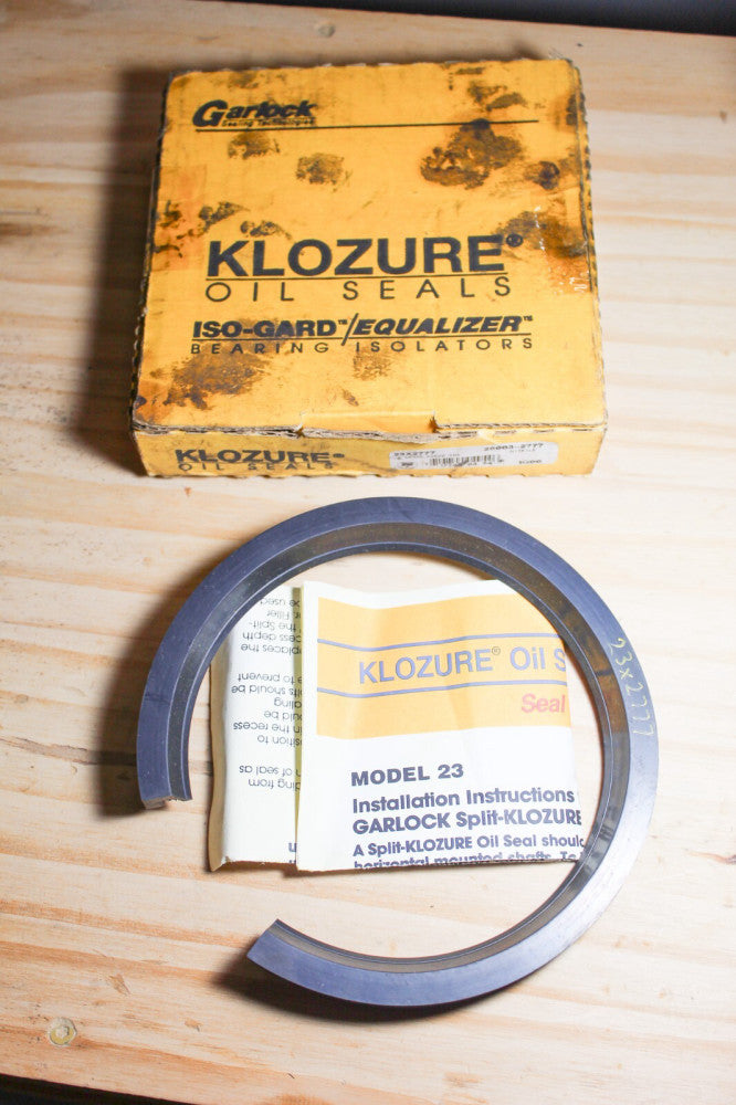 NOS Garlock Klozure 23X2777 Nitrile Split Seal 4.563" ID 25003-2777