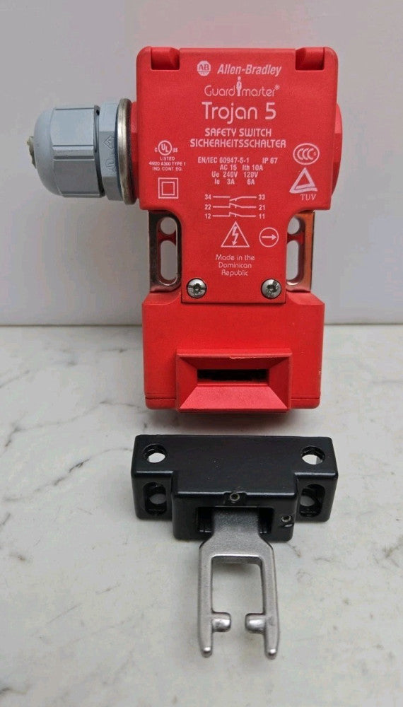 Allen Bradley 440K-T11467 Interlock Safety Switch Guardmaster Trojan 5