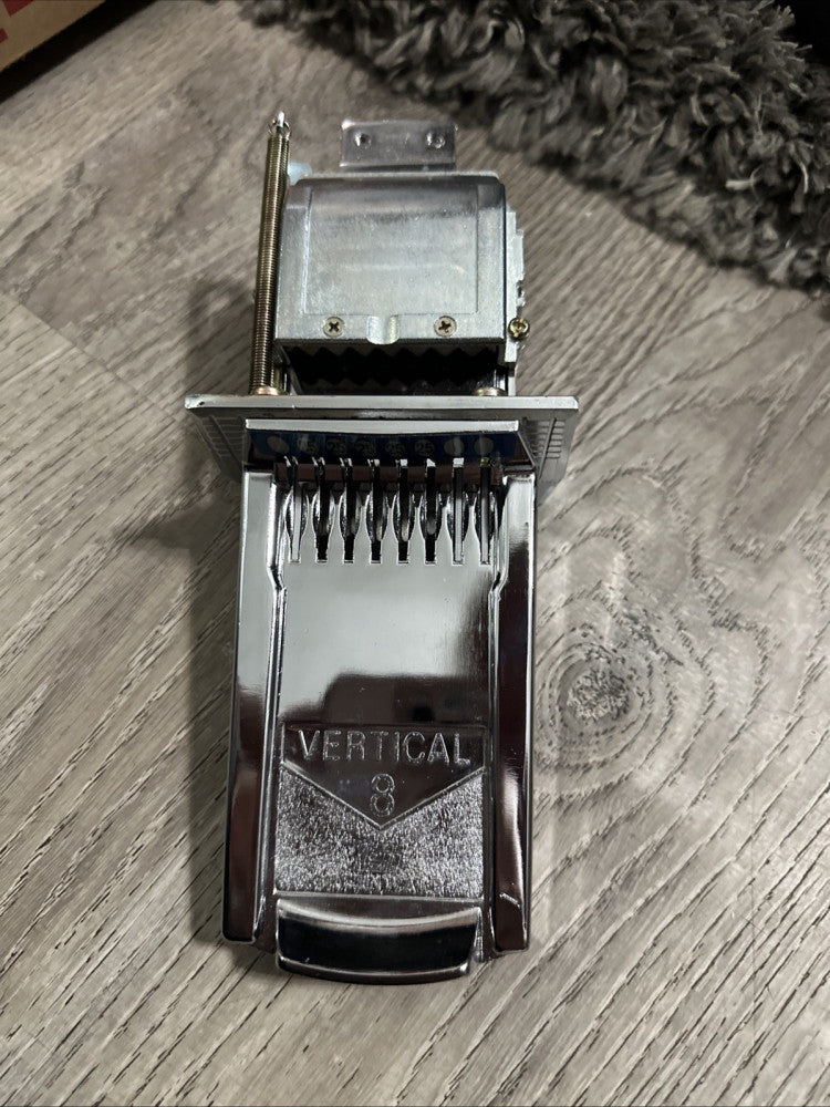 GREENWALD VERTICAL 8 COIN SLIDE 20-3020  #3 (B55)