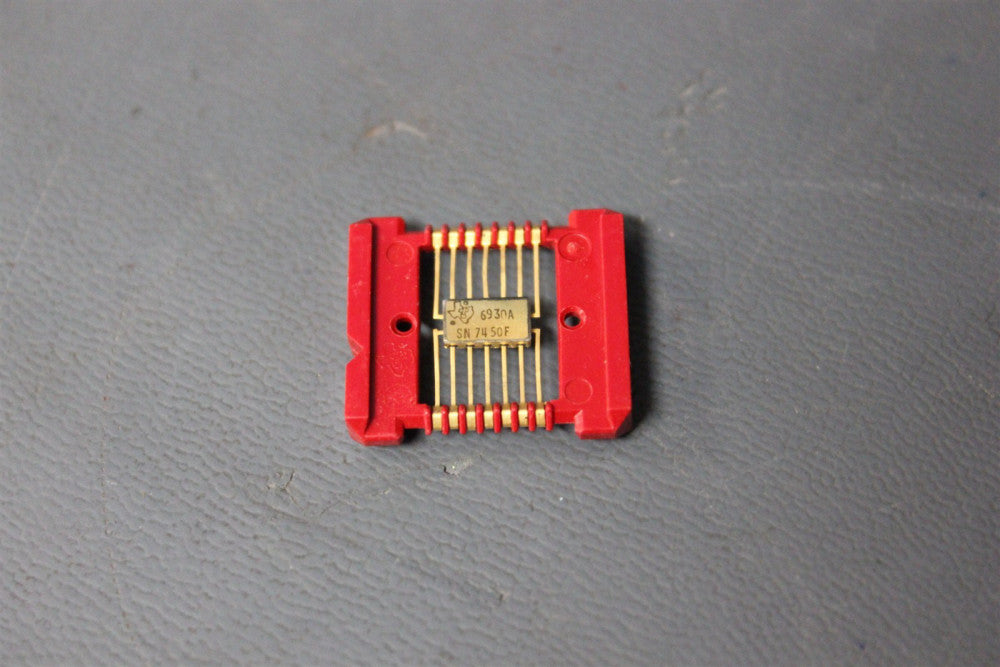 VINTAGE 69 NOS RARE TEXAS INSTRUMENTS GOLD FLAT PACK IC PROCESSOR CHIP SN7450F