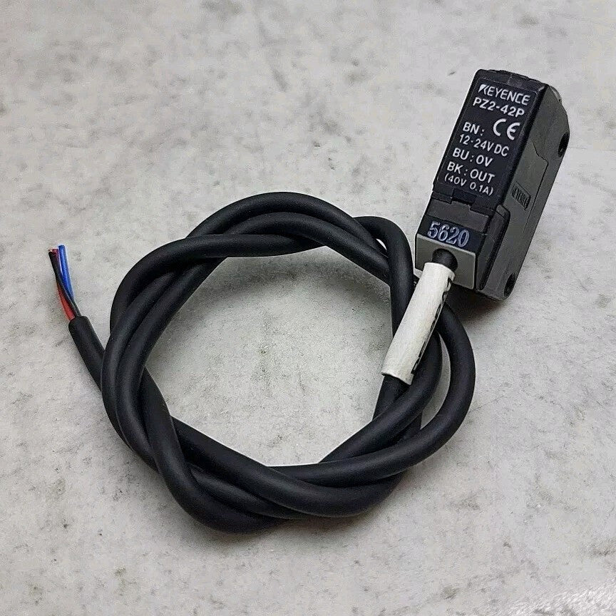 Keyence PZ2-42P Square Reflective Built-In Amplifier Photoelectric Sensor