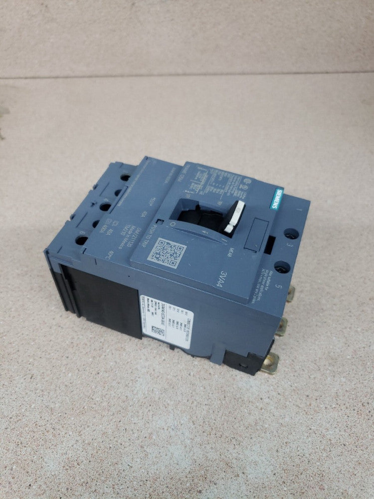 3VA4140-5ED34-0AA0 SIEMENS 3 POLE 40 AMP BOLT-ON MOLDED CASE CIRCUIT BREAKER
