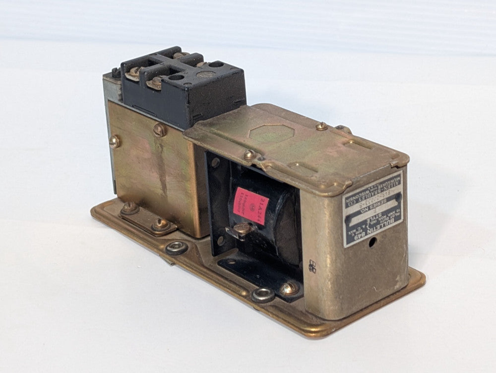 Allen-Bradley 849A-Z0D33 Series B Pneumatic Timing Relay 120V-60 Hz