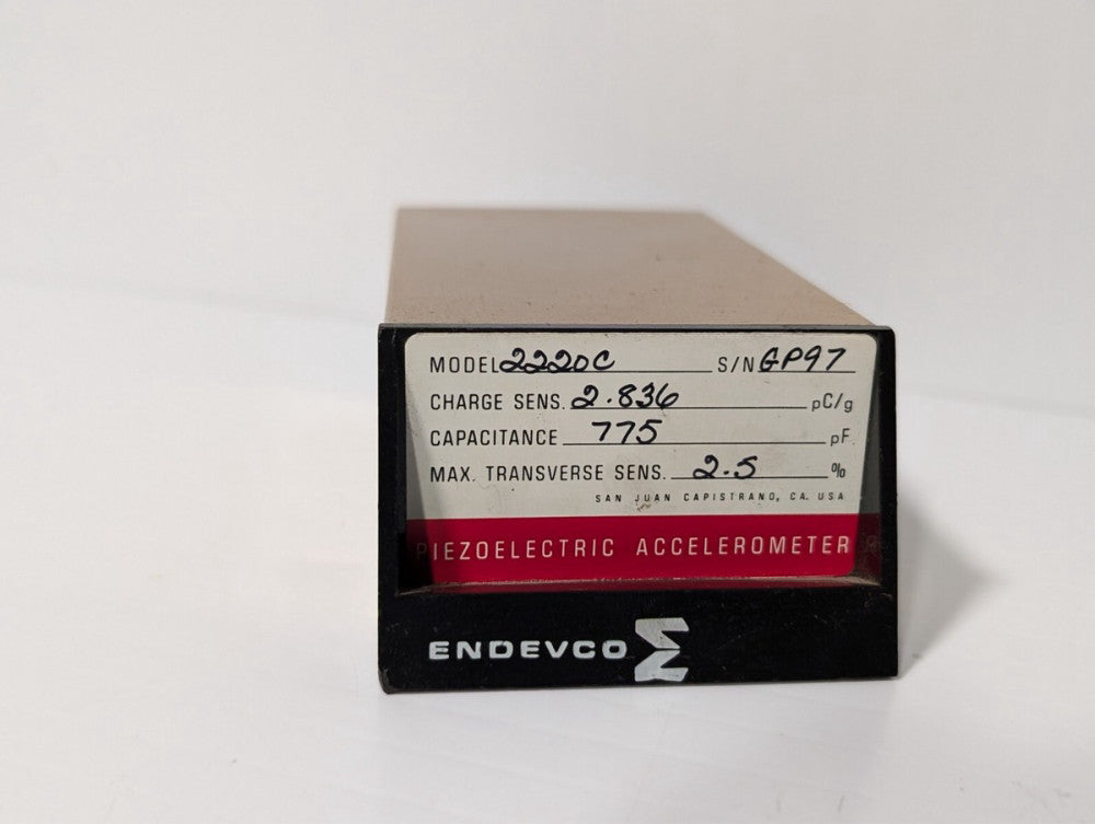 Endevco 2220C piezoelectric accelerometer, 2.836 pC/g charge sens., 775 pF capac
