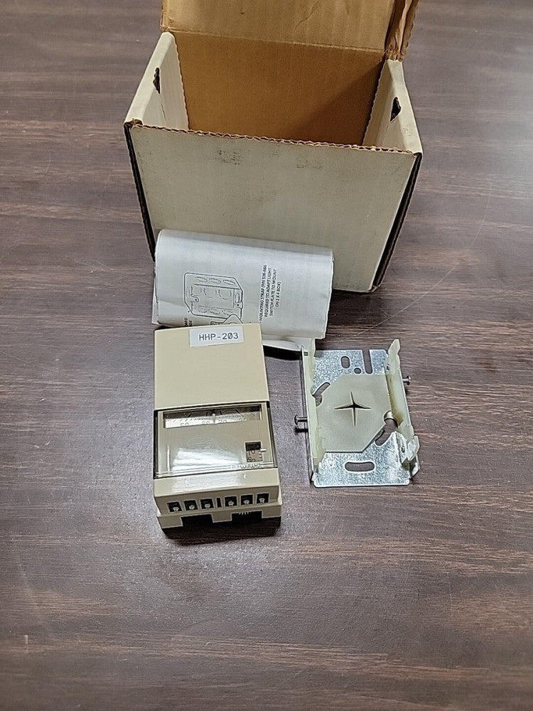 LANDIS & GYR TEMPERATURE SENSOR 540-122 540122 NOS