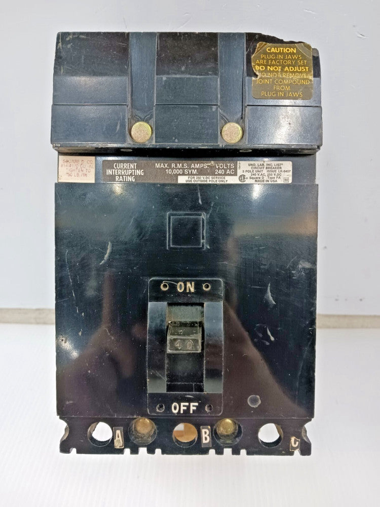 SQUARE D 40 AMP I-LINE CIRCUIT BREAKER 3 POLE 240 VAC / 250 VDC FA-32040 (FLAW)