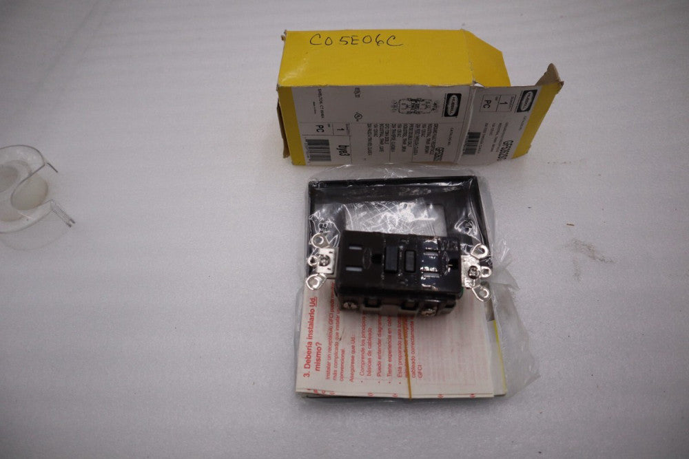 NEW OPEN BOX Hubbell GF5362SG Wiring Device STOCK H419A