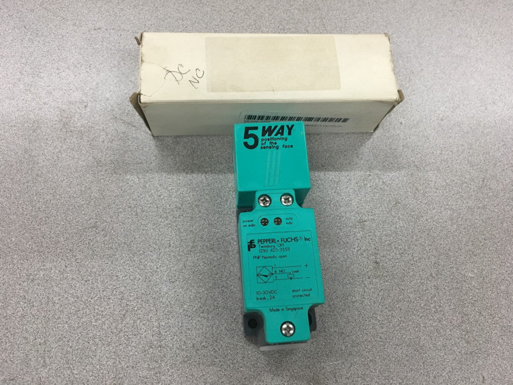 NEW IN BOX PEPPERL+FUCHS 15750 PROXIMITY SENSOR NJ15+U4+E2