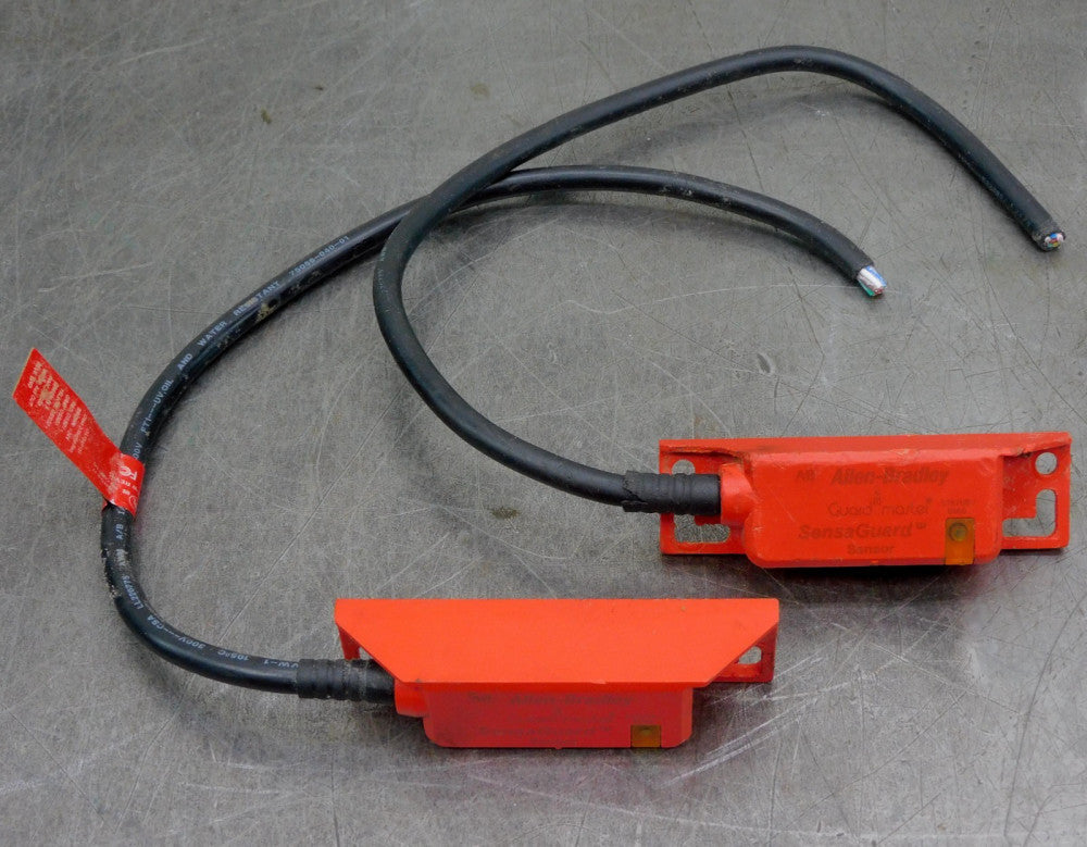 Allen Bradley 440N-Z21SS2B SensaGuard Non-Contact Safety Switch Lot of Two (2)