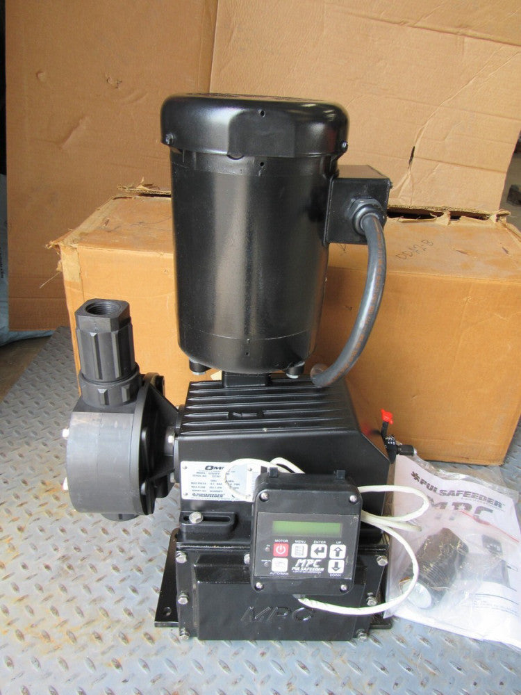 PULSAFEEDER OMNI DC5C5FP-M1XE METERING PUMP 108GPH 90PSIG NEW IN BOX!!KNOB BROKE