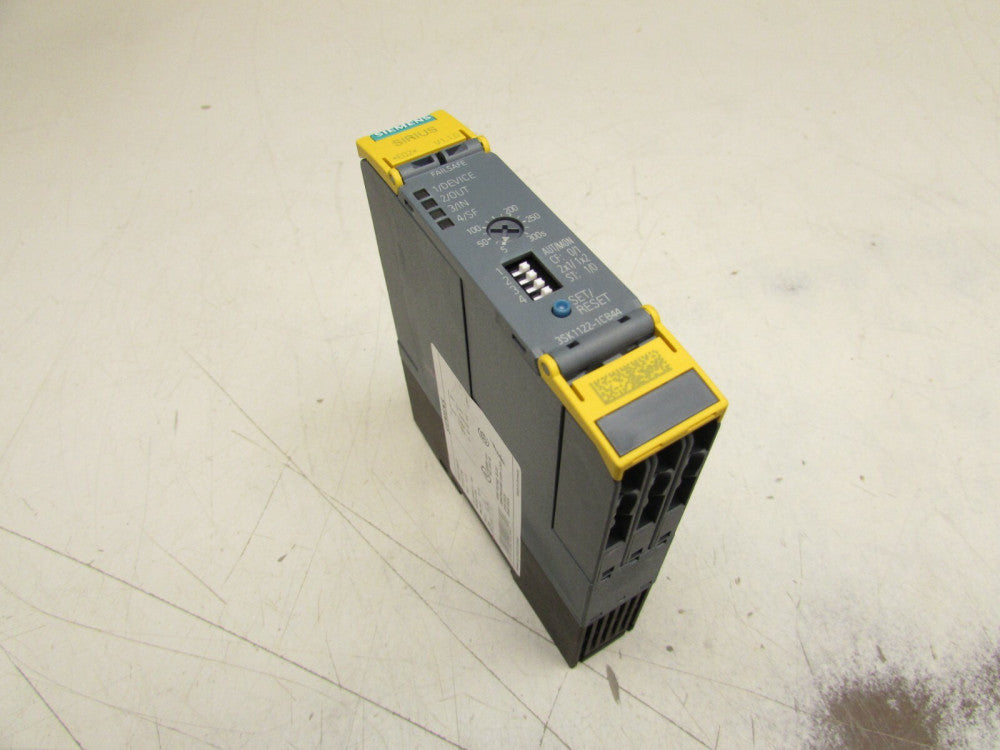 SIEMENS 3SK1122-1CB44 SAFETY RELAY E02 V1.1.0 XLNT USED TAKEOUT MAKE OFFER !!