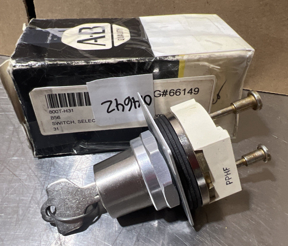 ALLEN BRADLEY 800T-H31 SER. T Nos Surplus