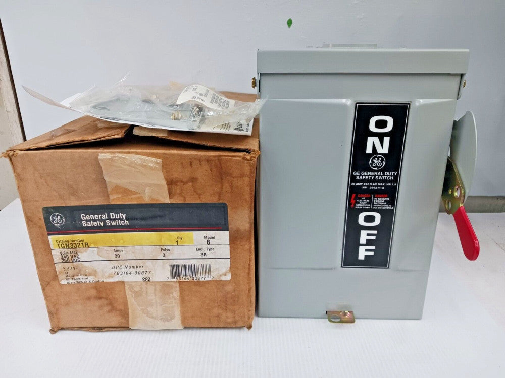 NEW GE 30 AMP NON-FUSIBLE SAFETY SWITCH 3 POLE 240 VAC / 250 VDC 3R TGN3321R