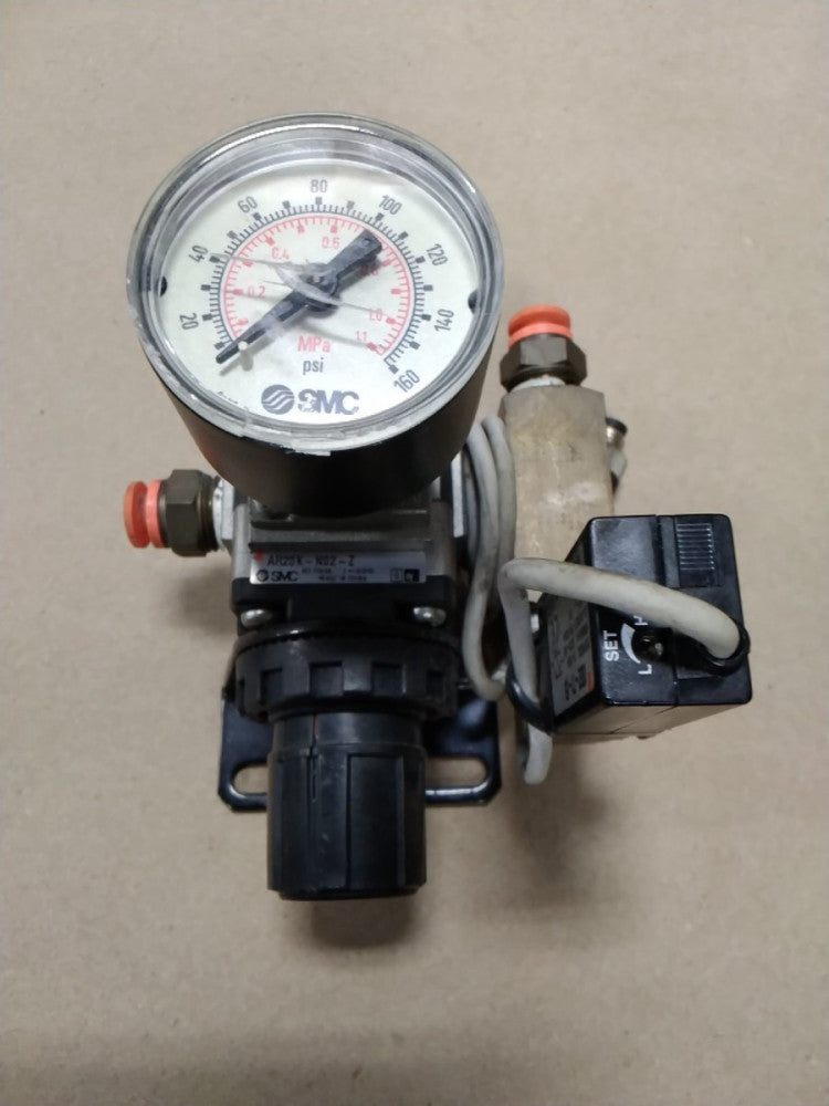 SMC AR20K-N02-Z Pneumatic Regulator With SMC ISE2-T-55 Pressure Switch